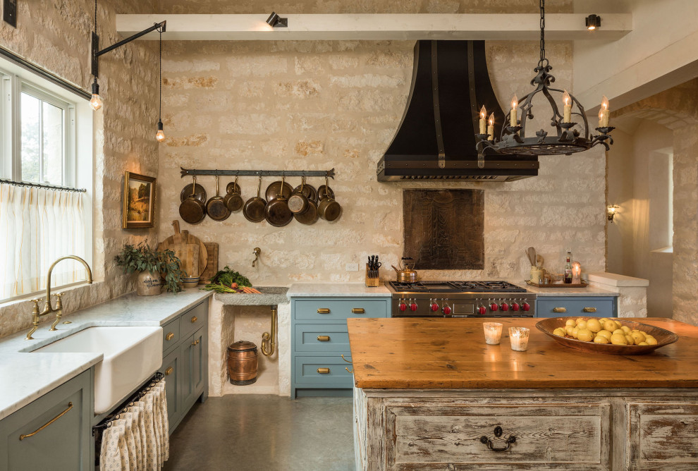 Gorgeous stone backsplash kitchen ideas to transform your space. From rustic farmhouse to modern elegance, get inspired with stylish, functional designs perfect for any home. Stone Backsplash Kitchen, Natural Stone Backsplash Kitchen, Stone Backsplash Kitchen Rustic, Stone Veneer Backsplash, White Stone Backsplash, Kitchen With Stone Backsplash, Faux Stone Backsplash Kitchen, White Stone Backsplash Kitchen