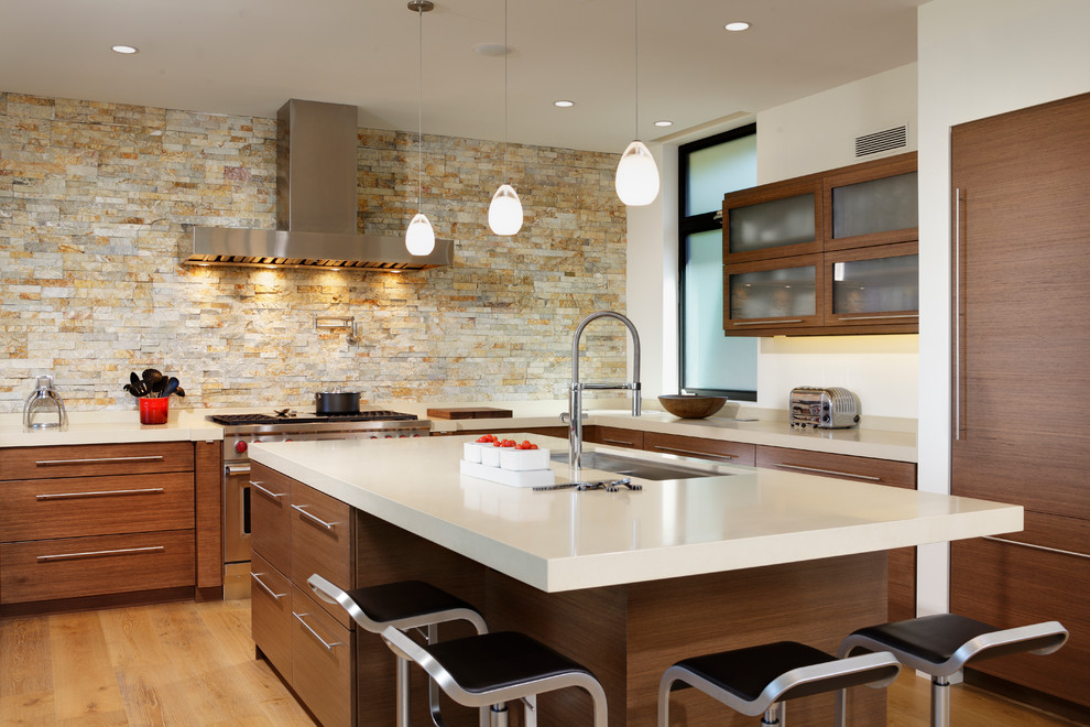 Gorgeous stone backsplash kitchen ideas to transform your space. From rustic farmhouse to modern elegance, get inspired with stylish, functional designs perfect for any home. Stone Backsplash Kitchen, Natural Stone Backsplash Kitchen, Stone Backsplash Kitchen Rustic, Stone Veneer Backsplash, White Stone Backsplash, Kitchen With Stone Backsplash, Faux Stone Backsplash Kitchen, White Stone Backsplash Kitchen