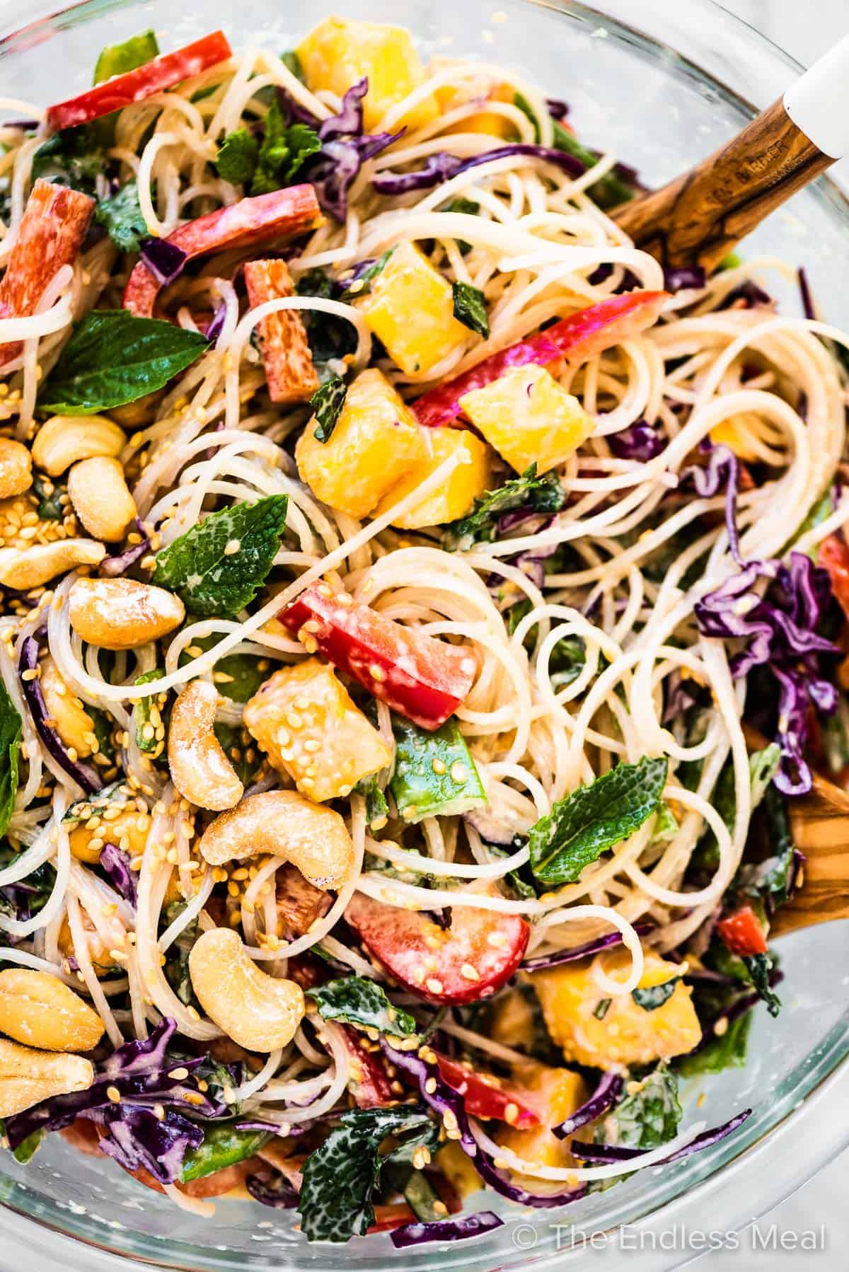 Fresh, easy, and packed with flavor—these summer dinner recipes are perfect for warm nights! From grilled chicken to vibrant pasta salads, find your next go-to meal here. Healthy Summer Dinner Recipes, Summer Dinner Recipes, Summer Recipes Dinner, Light Summer Dinner Recipes, Light Summer Dinner Recipes, Summer Recipes Dinner Easy, Summer Salad Recipes Dinner, Summer Dinner Recipes For Family, Fast Summer Dinner Recipes, Summer Dinner Recipes Grill